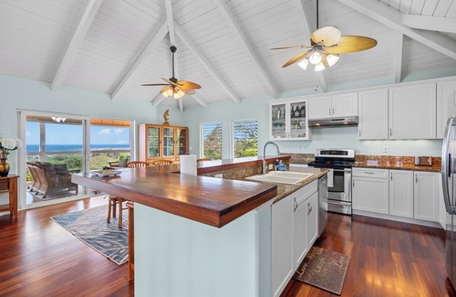 Kailua-Kona House | Beautiful 180 Degree Ocean View With Spa And Pool
