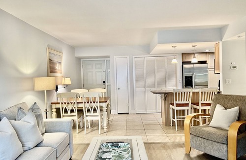 South Beach Condo | BEAUTIFUL 1BR VILLA WITH CALIBOGUE SOUND VIEWS, STEPS TO BEACH & MARINA