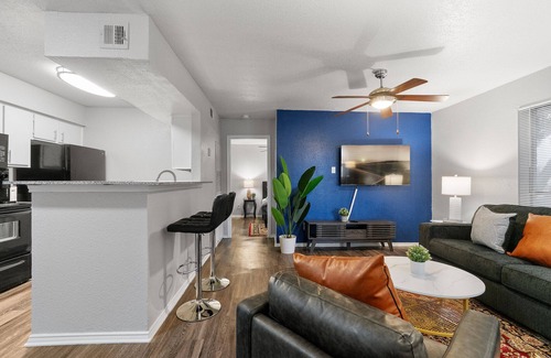 University Hills and Windsor Park Apartment | Beautiful 1BD/1BA in University Hills 7340