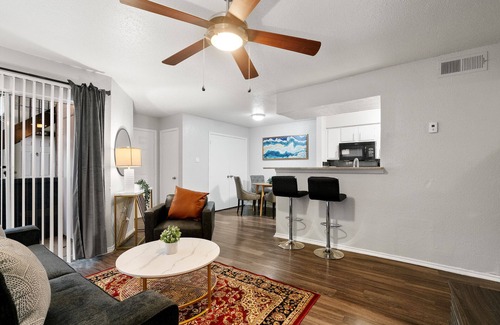 University Hills and Windsor Park Apartment | Beautiful 1BD/1BA in University Hills 3478