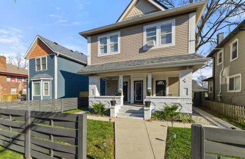 Near Northside Apartment | Beautiful 1Bedroom Apt - with Spacious Living Room