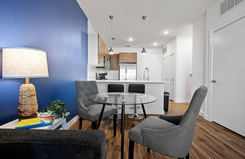 Riverside Apartment | Beautiful 1BR in Riverside 8833
