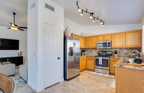 Chandler House | Beautiful 2/2 in Springfield 55+ Golf Community 30 night minimum