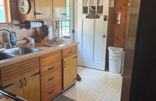 Eagle River House | Beautiful 2.5 Bedroom House on Cranberry Lake