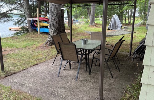 Eagle River House | Beautiful 2.5 Bedroom House on Cranberry Lake