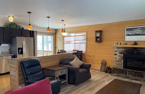 Mountain View Estates House | Beautiful 2 bedroom home with fabulous mountain views