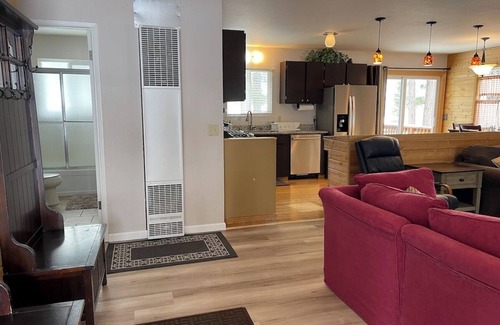 Mountain View Estates House | Beautiful 2 bedroom home with fabulous mountain views