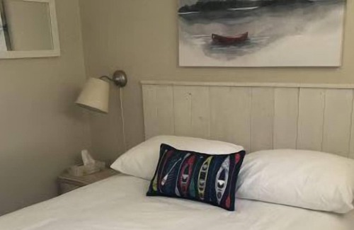 Central Okanagan Cabin | Beautiful 2 Bedroom Lakefront Cabin - Seclusion Bay (Cabin #11)