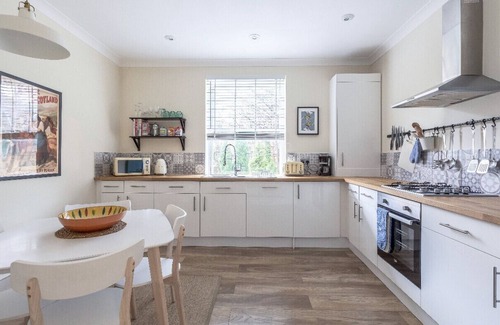 Glasgow Westend Apartment | Beautiful 2 Bedroom Apartment Glasgow West End Sleeps 4/5