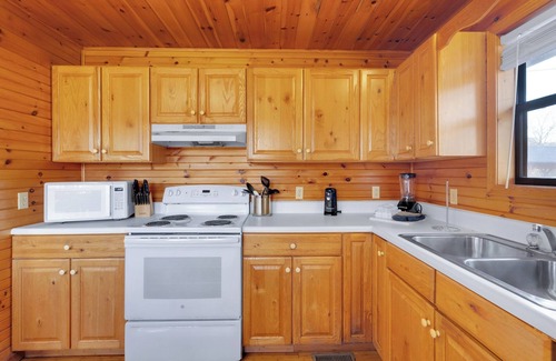 Celina Cabin | Beautiful 2-Bedroom Chalet .5 Miles from Dale Hollow Lake #4