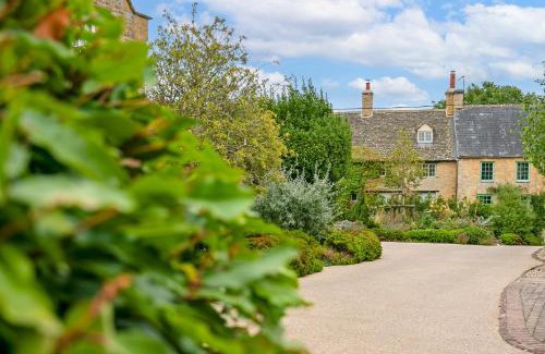 Churchill Apartment | Beautiful 2 Bedroom Cottage in the Cotswolds