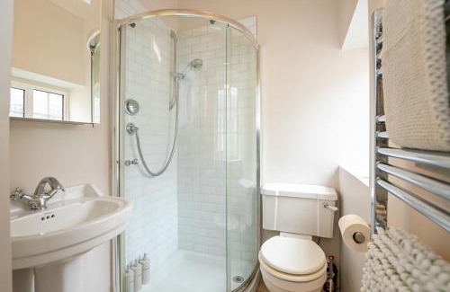 Churchill Apartment | Beautiful 2 Bedroom Cottage in the Cotswolds