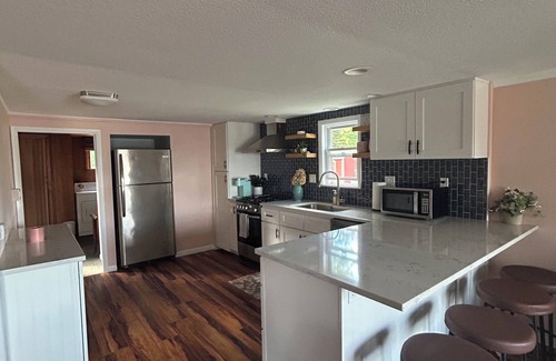 Tawas City Cabin | Beautiful 2-bedroom cabin in East Tawas