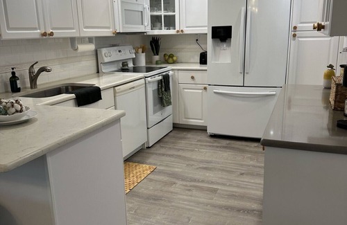 Fort Pierce Condo | Beautiful 2-bedroom Condo Steps to the Beach. Photos coming soon!