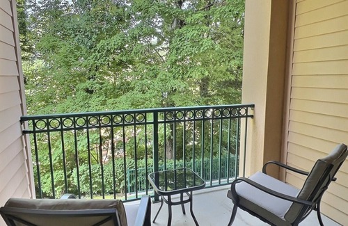 Gatlinburg Condo | Beautiful 2 bedroom/2 bath condo in downtown Gatlinburg and the Smoky Mountains