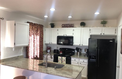 Country Meadows Condo | Beautiful 2 Br 2 Ba Condo, Heated Pool, Month to Month Available
