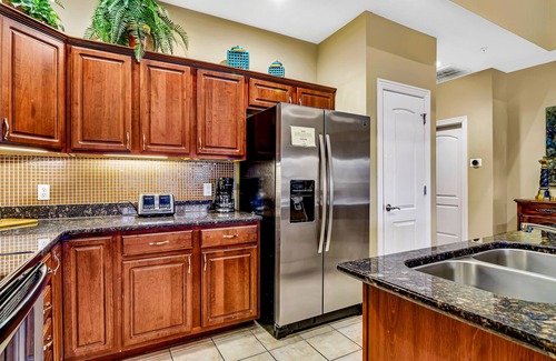 Fieldstone Bluffs Villa | Beautiful, 2-Level, Tuscan-Style Villa in Branson Creek! A Place to Unwind!