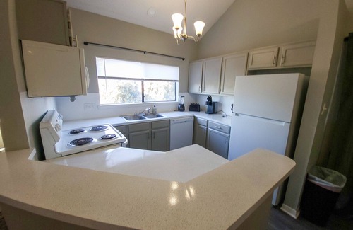 Cherrywood Apartment | Beautiful 2bd/2ba 5 Mins to UT 8567