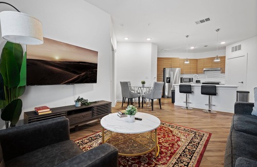 Riverside Apartment | Beautiful 2BR in Riverside 9304