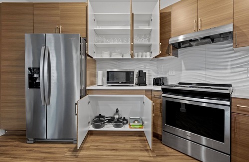 Riverside Apartment | Beautiful 2BR in Riverside 9304