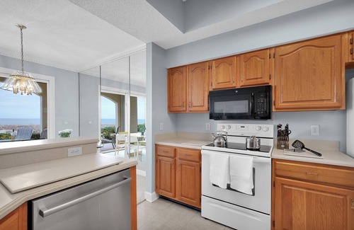 American Beach House | Beautiful 3 Bedroom 3.5 Bath Beachfront Townhouse, Sleeps 8