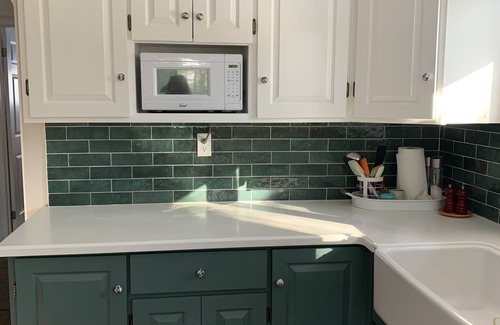 Rosseau Cottage | Beautiful 3-bed, 2-bath, 4 season cottage on 375ft of waterfront (Dog friendly)