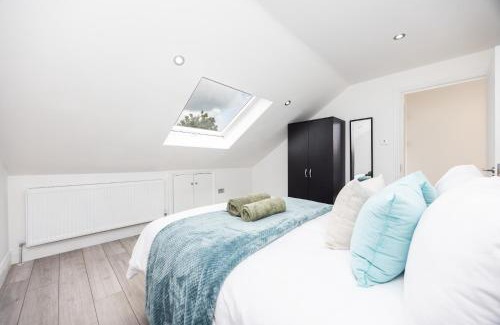 Shepherd's Bush Apartment | Beautiful 3-Bed Apartment in Shepherd's Bush