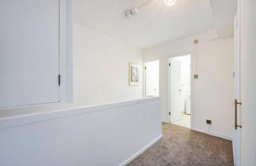 Harrow Road Apartment | Beautiful 3-bed house-the centre