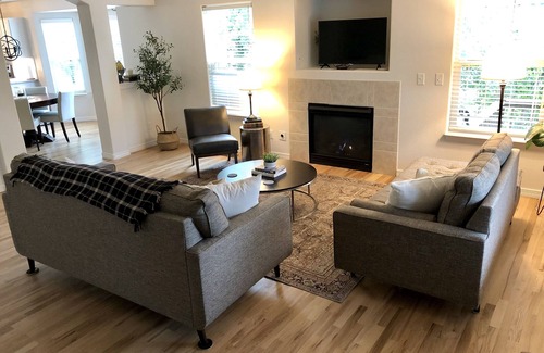 Rigden Farm House | Beautiful 3 bedroom House in Central Fort Collins