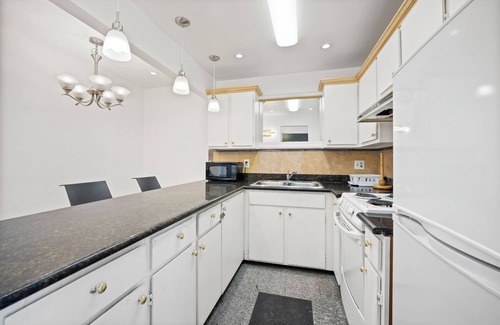 Mosswood Apartment | Beautiful 3 bedroom/2 bath unit in Oakland