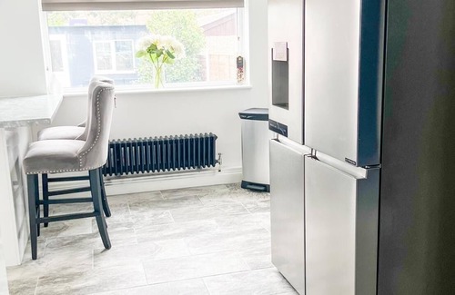 Havering House | Beautiful 3 Bedroom House in a fully residential area