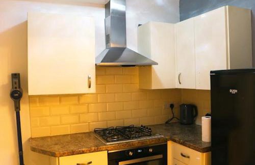 Coventry House | Beautiful 3 Bedroom House Coventry