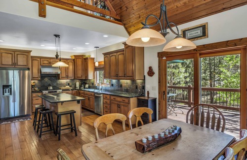 Pinehaven House | Beautiful 3 Bedroom Mountain Paradise near Lake Davis