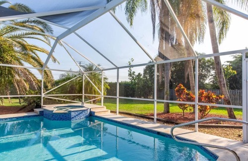 Equestrian Walk Apartment | Beautiful 3 Br. Single family (101172) by Houzlet