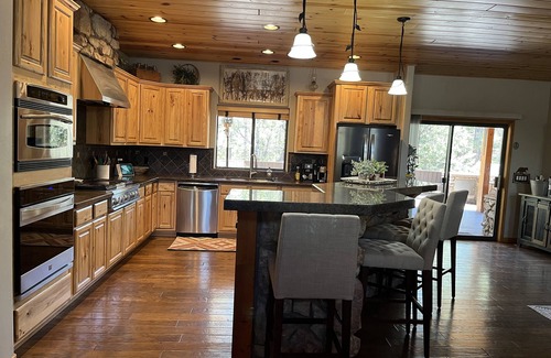 Lakeside House | Beautiful 3134 sq ft cabin on 1.3 acres, hot tub, fireplace, huge deck