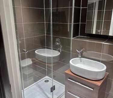 Royal Borough of Kensington and Chelsea Apartment | Beautiful 3bed3bath Kensington