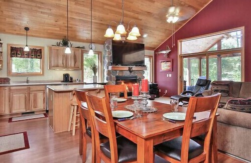 St Germain Cabin | Beautiful 3BR 3BA Cabin on Pickerel Lake