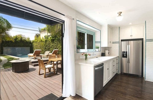 Pico - Robertson House | Beautiful 3BR Home w/Pool & Jacuzzi Prime LA Stay