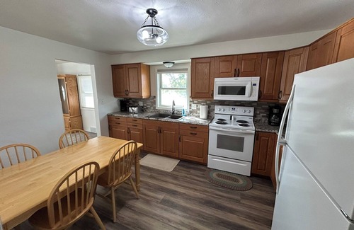 Medina House | Beautiful 3BR house in the middle of prime hunting and fishing country