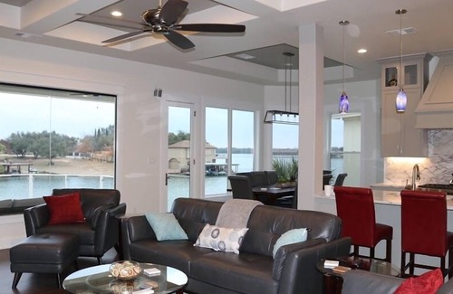 Horseshoe Bay West House | Beautiful 4 bed room 3 1/2 Bath room , Waterfront home in the heart of Horseshoe Bay.