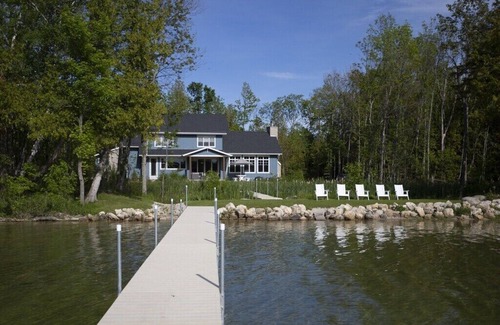 Baileys Harbor Cottage | Beautiful 4-bedroom cottage with AC, WiFi in enchanting Baileys Harbor