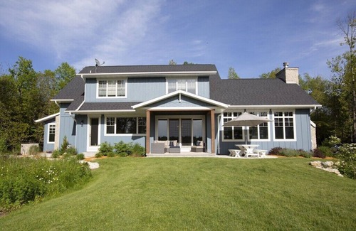 Baileys Harbor Cottage | Beautiful 4-bedroom cottage with AC, WiFi in enchanting Baileys Harbor