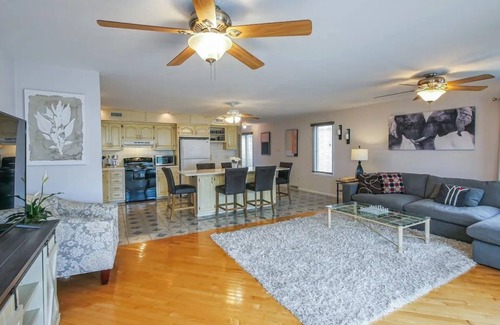 Margate City House | Beautiful 4 bedroom shore home with sunset bay views.