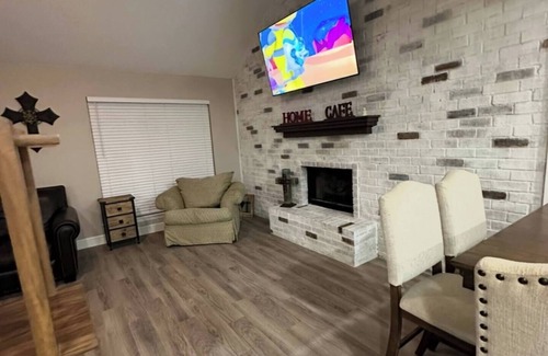 La Porte House | Beautiful 4-bedroom, 3 full baths, sleeps up to 10 located in LaPorte, Texas,