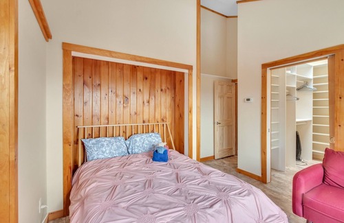 Campton Ski Chalet | Beautiful 4 bedroom Chalet on a ski hill