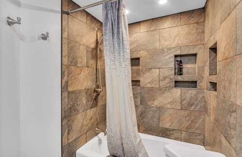 Campton Ski Chalet | Beautiful 4 bedroom Chalet on a ski hill
