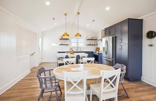 Nags Head House | Beautiful 4 bedroom home right across the street from the beach in Nags Head!