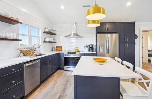Nags Head House | Beautiful 4 bedroom home right across the street from the beach in Nags Head!