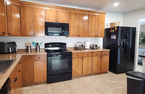 El G.H.E.K.O. House | Beautiful 4-bedroom home quietly tucked away in a charming Tucson neighborhood!