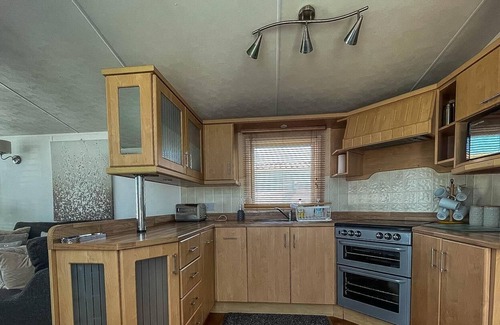 Walton on the Naze House | Beautiful 4 berth caravan with decking at Naze Marine Park ref 17013HP
